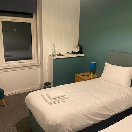 Queensberry Arms Hotel Kirkconnel Bagian luar foto