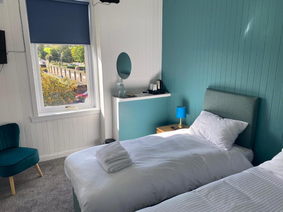 Queensberry Arms Hotel Kirkconnel Bagian luar foto